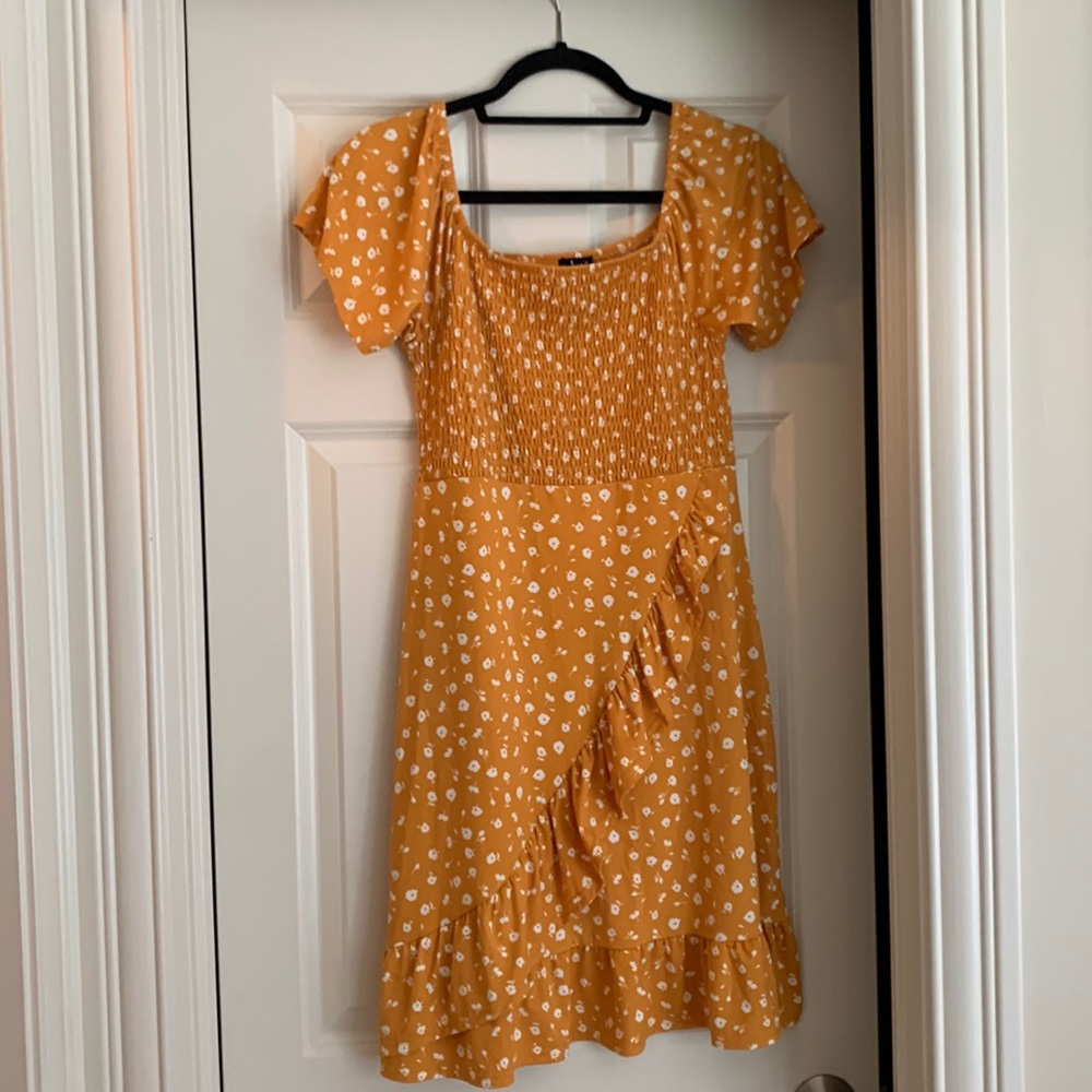 Justify yellow summer dress, size Large (Juniors)